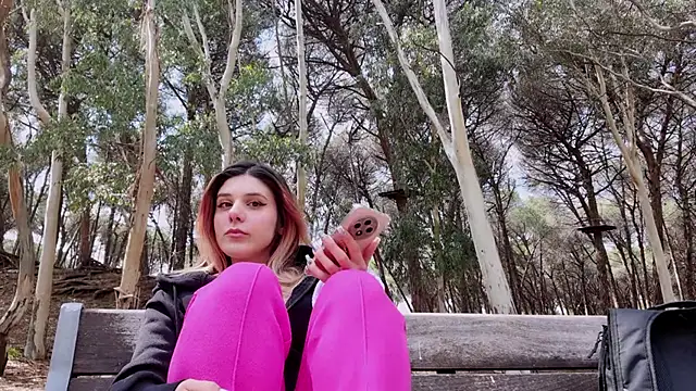 Snapshot of LeylaRosse chatting on 03.20.25 LeylaRosse online show from 03.20.25