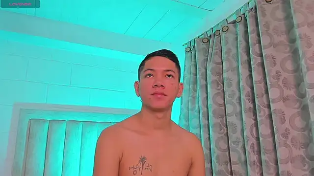 JulianRose 1 online show from 01.17.25