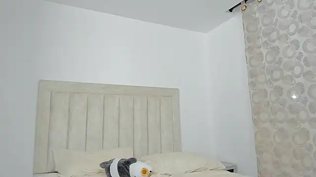 JulianRose 1 online show from 02.25.25