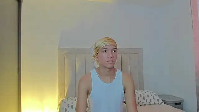 JulianRose 1 online show from 03.16.25