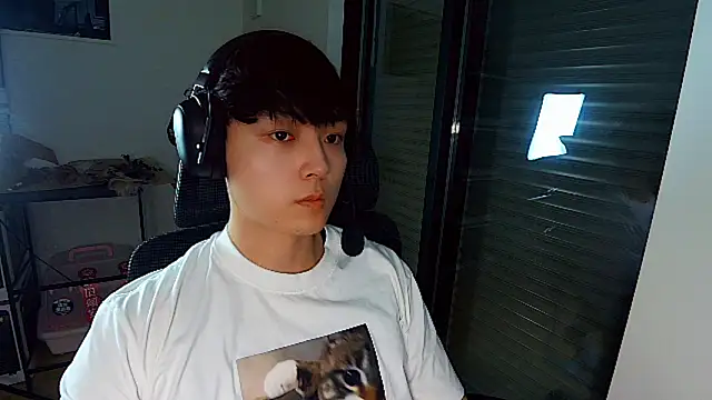 Snapshot of Tkcqcc chatting on 06.19.26 Tkcqcc online show from 06.19.26