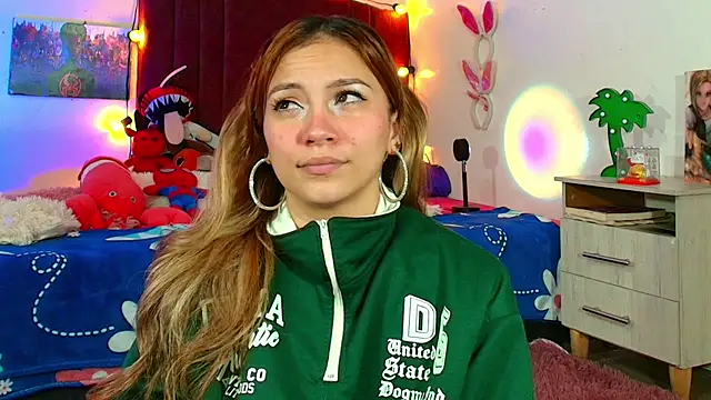 alisson zafiro  online show from 09.10.25