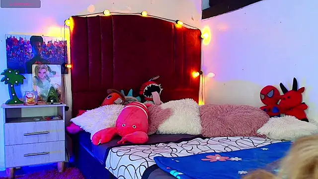 alisson zafiro  online show from 10.08.25