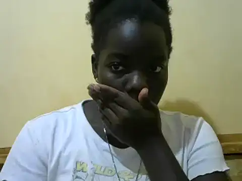 Snapshot of Sweet_chico2 chatting on 12.12.24 Sweet chico2 online show from 12.12.24