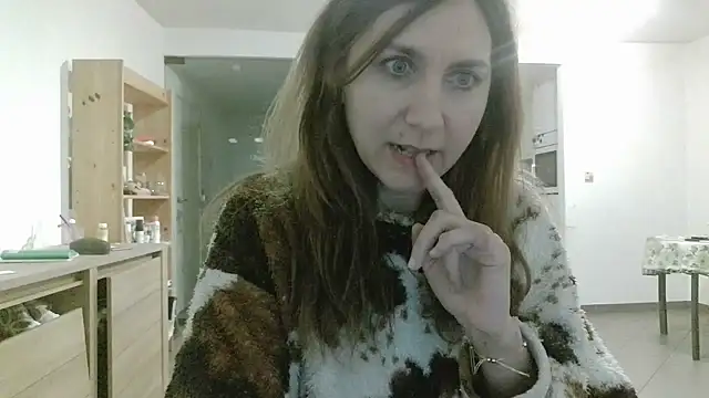 JasmineGlamour online show from 04.25.26