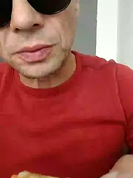 Snapshot of wedge75 chatting on 09.20.25 wedge75 online show from 09.20.25