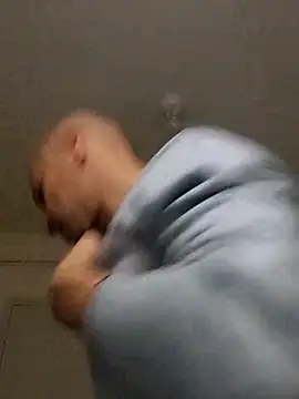 Snapshot of wedge75 chatting on 10.06.25 wedge75 online show from 10.06.25