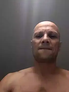 Snapshot of wedge75 chatting on 10.23.25 wedge75 online show from 10.23.25