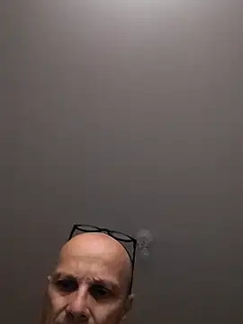 Snapshot of wedge75 chatting on 11.14.25 wedge75 online show from 11.14.25