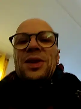 Snapshot of wedge75 chatting on 01.08.26 wedge75 online show from 01.08.26