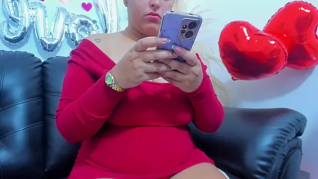 Snapshot of Amani_Bakir chatting on 02.14.25 Amani Bakir online show from 02.14.25