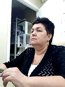 Snapshot of FantasyMichelle chatting on 12.15.24 FantasyMichelle online show from 12.15.24