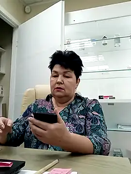 Snapshot of FantasyMichelle chatting on 12.22.24 FantasyMichelle online show from 12.22.24