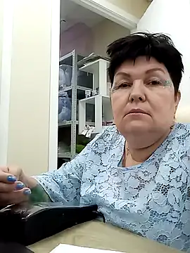 Snapshot of FantasyMichelle chatting on 12.31.24 FantasyMichelle online show from 12.31.24