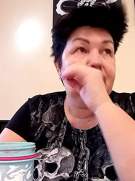 Snapshot of FantasyMichelle chatting on 02.10.25 FantasyMichelle online show from 02.10.25