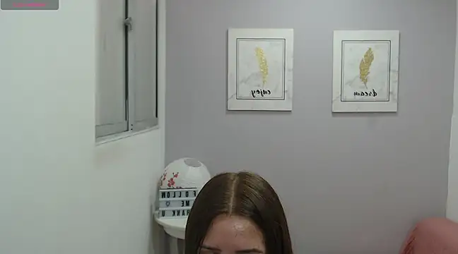 Snapshot of valerie_diaz1 chatting on 12.17.24 valerie diaz1 online show from 12.17.24