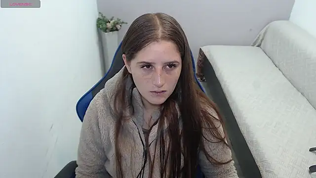 Snapshot of valerie_diaz1 chatting on 10.30.25 valerie diaz1 online show from 10.30.25