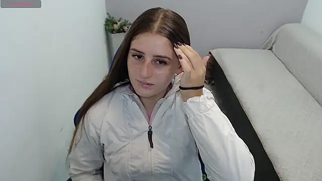 Snapshot of valerie_diaz1 chatting on 11.06.25 valerie diaz1 online show from 11.06.25