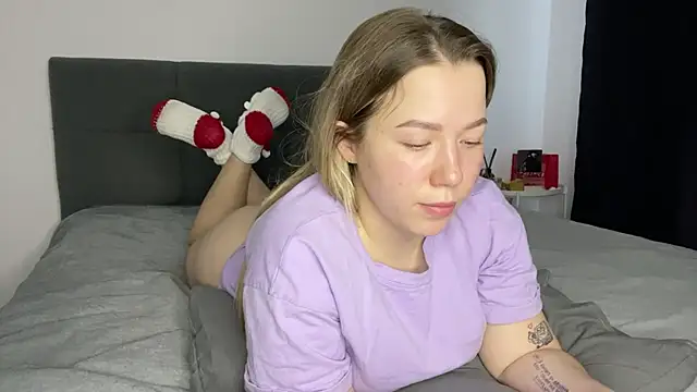 Embersweetbunny online show from 02.01.25