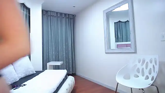 IssadoraJames online show from 01.21.25