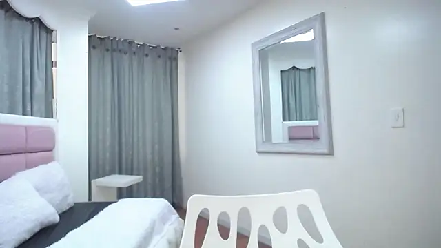 IssadoraJames online show from 02.07.25