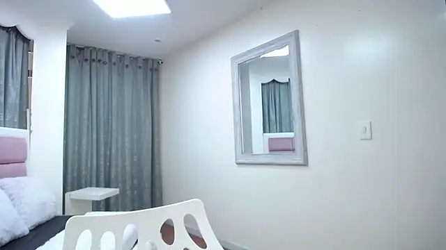 IssadoraJames online show from 02.08.25