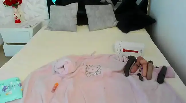 Lizzie Williams  online show from 02.06.25