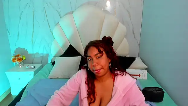 Lizzie Williams  online show from 03.13.25