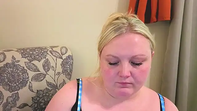 PhatAssBlond online show from 04.29.26