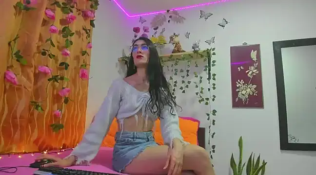 Snapshot of anasttacia_210 chatting on 02.16.25 anasttacia 210 online show from 02.16.25