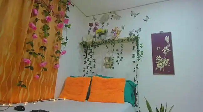 Snapshot of anasttacia_210 chatting on 03.22.25 anasttacia 210 online show from 03.22.25