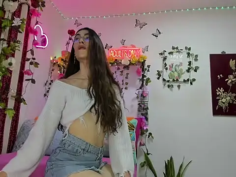 Snapshot of anasttacia_210 chatting on 10.15.25 anasttacia 210 online show from 10.15.25