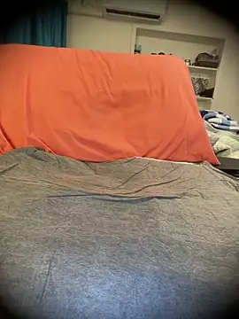 Snapshot of AllieCatWhore chatting on 11.05.25 AllieCatWhore online show from 11.05.25