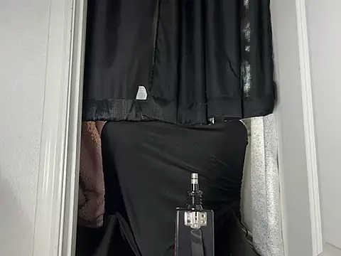 Snapshot of Amarok39 chatting on 02.26.25 Amarok39 online show from 02.26.25