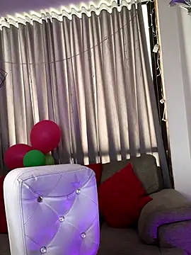 lia huan online show from 01.20.25