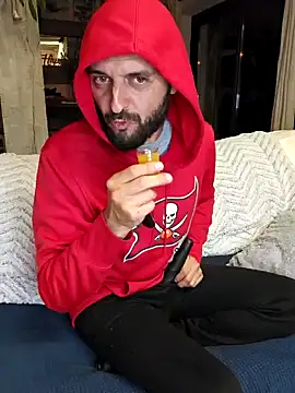 Snapshot of Jade_Emeraud chatting on 12.06.24 Jade Emeraud online show from 12.06.24