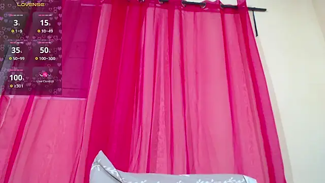 Snapshot of RominaFiore_ chatting on 01.19.25 RominaFiore online show from 01.19.25