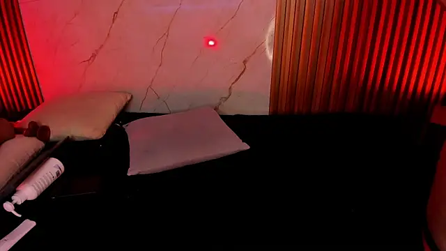 Emiilycollins online show from 01.12.25