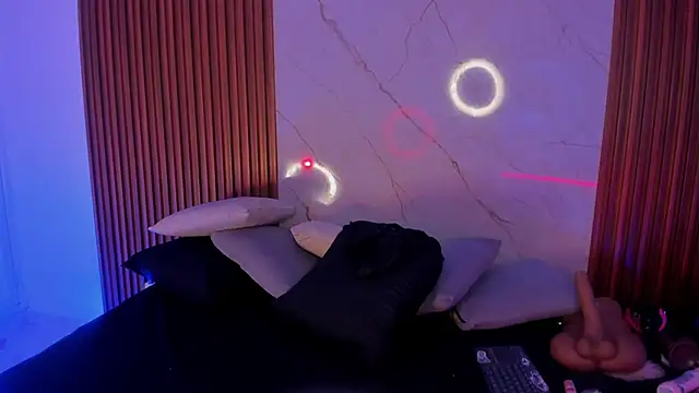 Emiilycollins online show from 11.27.25