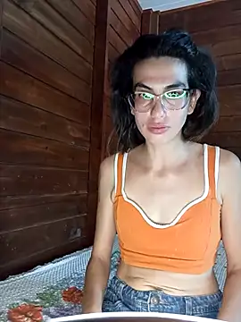 Snapshot of nati2roots chatting on 11.04.25 nati2roots online show from 11.04.25