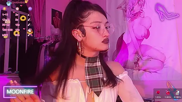 Snapshot of moonfiredancer chatting on 10.11.25 moonfiredancer online show from 10.11.25