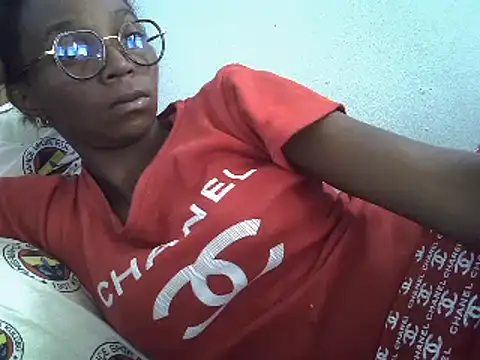 Snapshot of ElianeHot chatting on 01.22.25 ElianeHot online show from 01.22.25