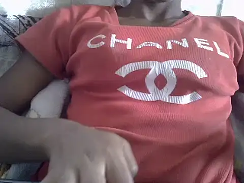 Snapshot of ElianeHot chatting on 02.14.25 ElianeHot online show from 02.14.25