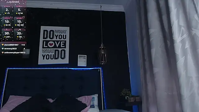 Alisteresa  online show from 12.17.24