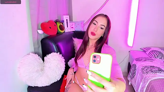 Snapshot of Gothic_slut-without_limit chatting on 03.01.25 Gothic slut-without limit online show from 03.01.25