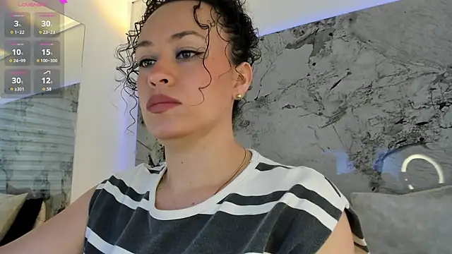 Snapshot of LIZ_HOLMES chatting on 11.20.25 LIZ HOLMES online show from 11.20.25