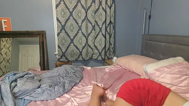 Snapshot of petitebarbiexxx chatting on 01.06.25 petitebarbiexxx online show from 01.06.25