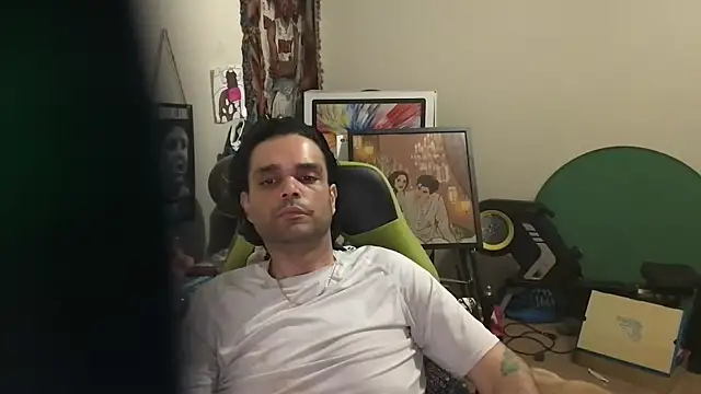 Snapshot of GForceSavage chatting on 05.09.26 GForceSavage online show from 05.09.26