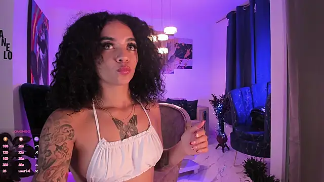 Snapshot of pretty_pettite chatting on 12.10.24 pretty pettite online show from 12.10.24