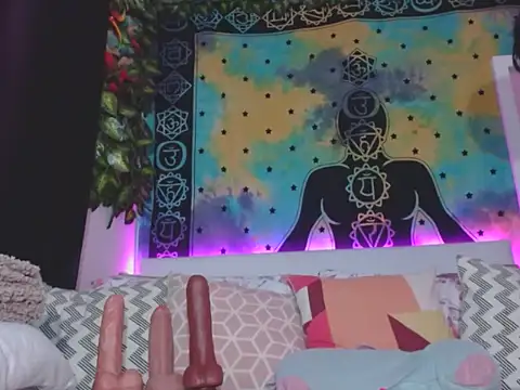 Snapshot of chanel_1041 chatting on 12.18.25 chanel 1041 online show from 12.18.25